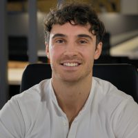 vecteezy_business-portrait-caucasian-millennial-man-entrepreneur_46517533